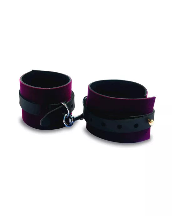 Sportsheets Enchanted Kit - Burgundy (Blindfold & Cuffs)